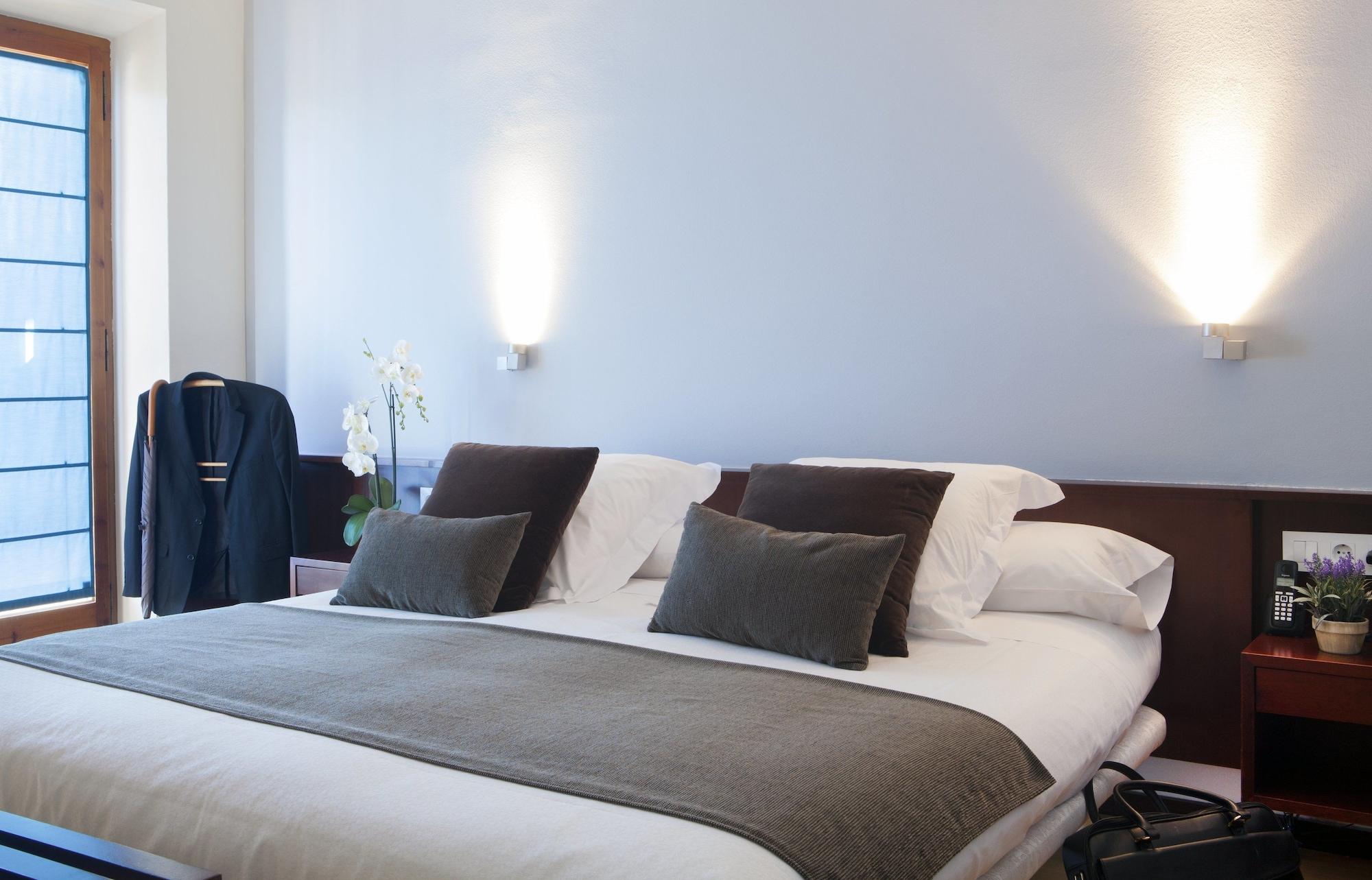 Hotel Emporda Figueres  Luaran gambar