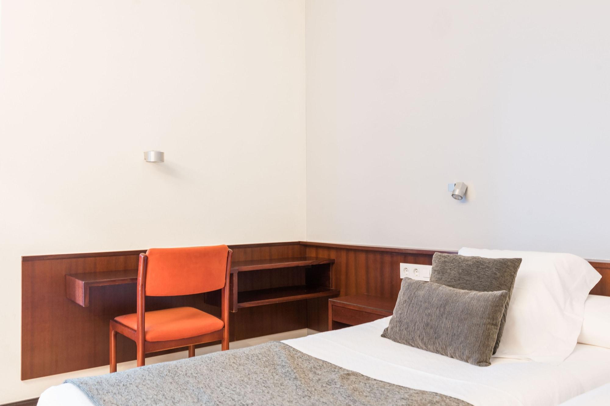 Hotel Emporda Figueres  Luaran gambar
