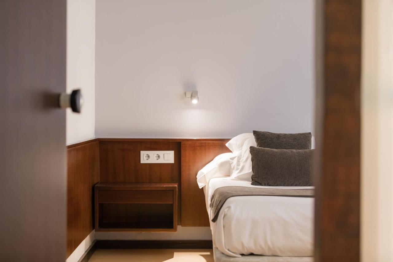 Hotel Emporda Figueres  Luaran gambar
