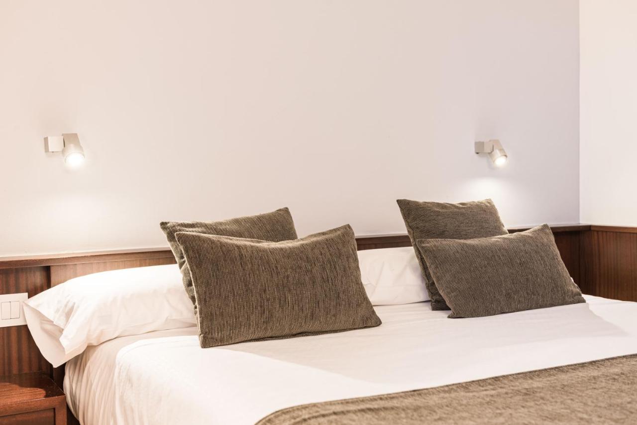 Hotel Emporda Figueres  Luaran gambar