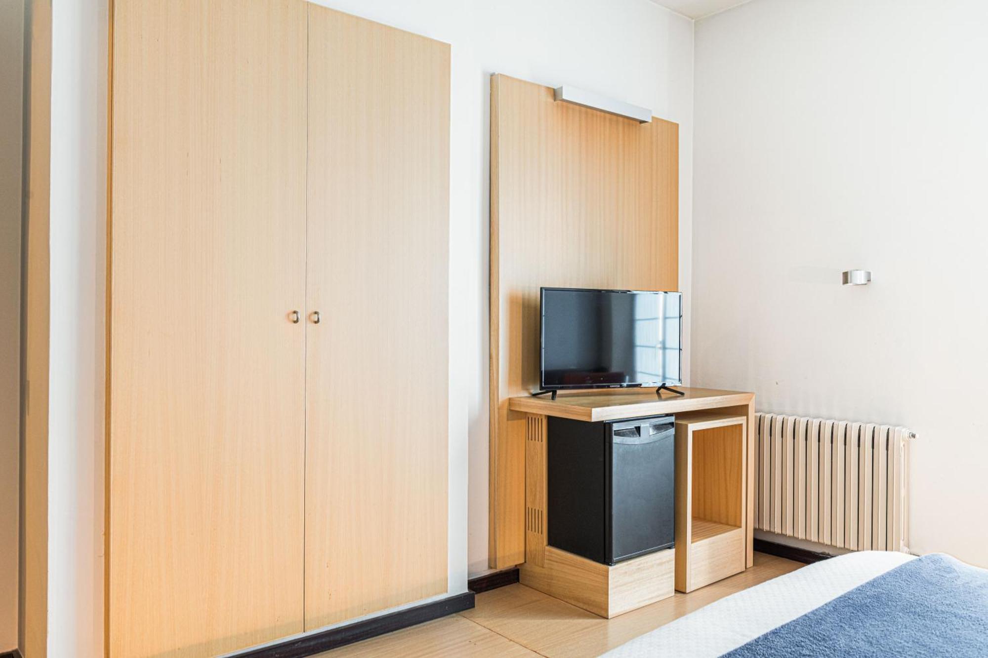 Hotel Emporda Figueres  Luaran gambar