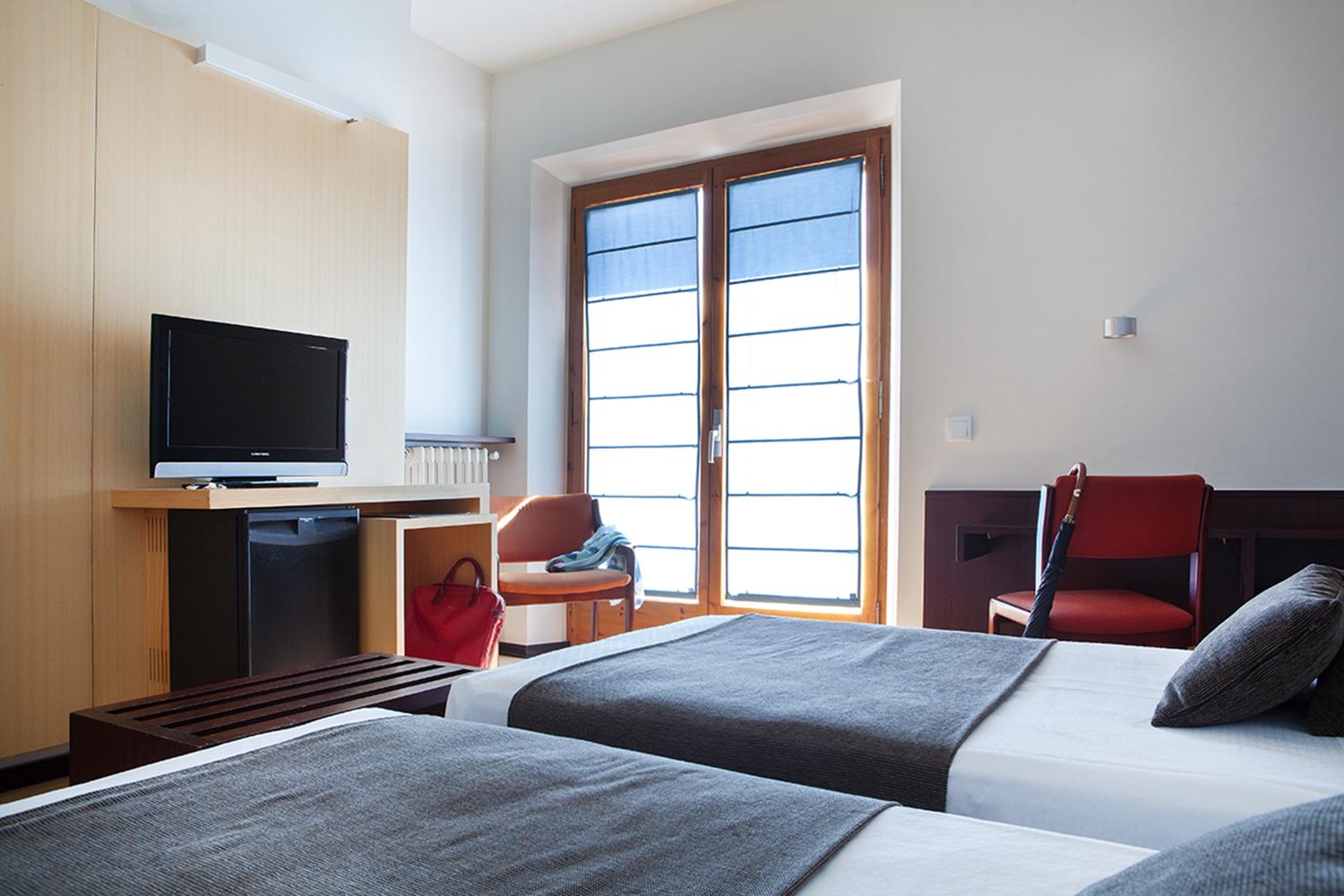 Hotel Emporda Figueres  Luaran gambar