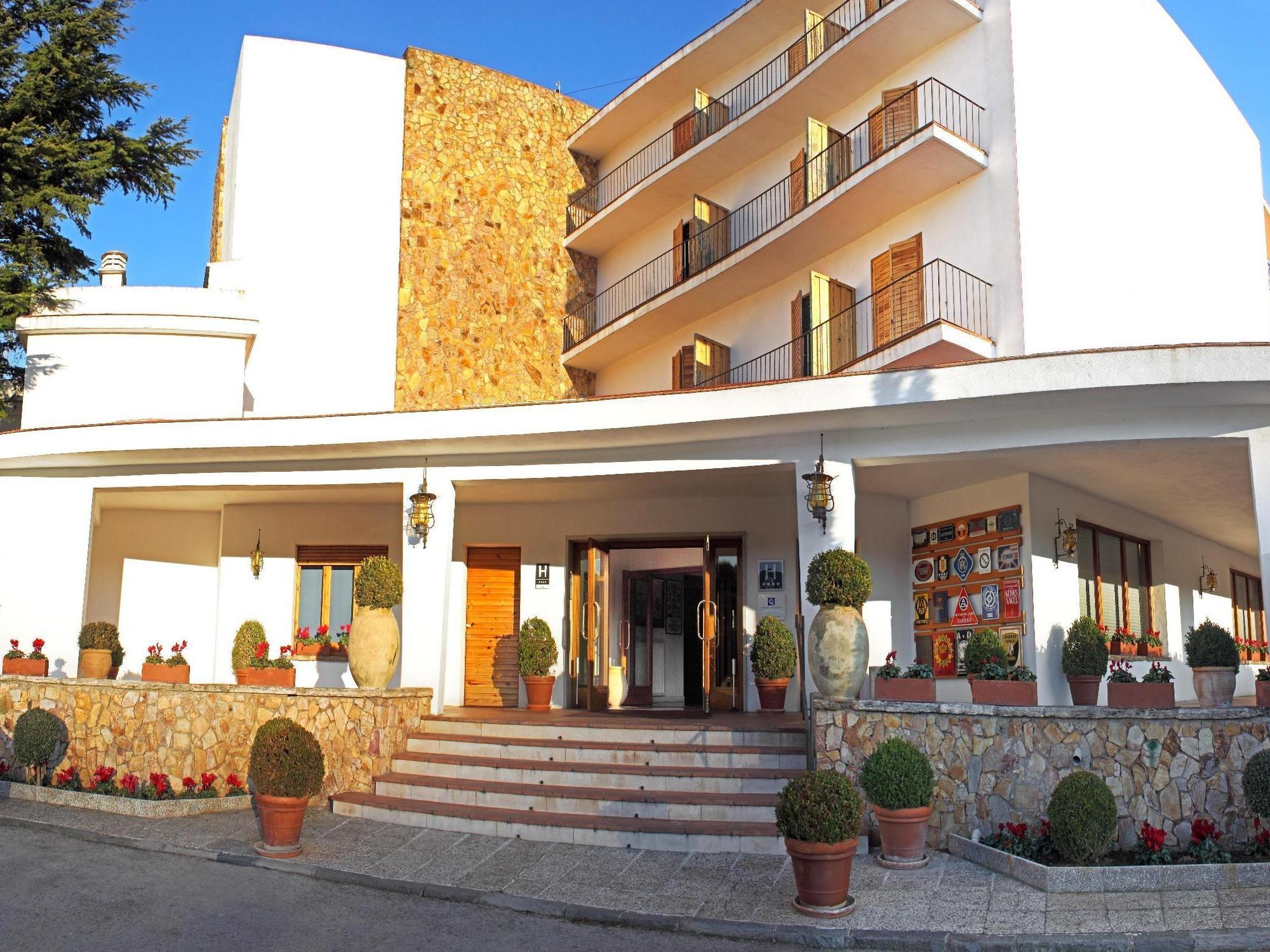 Hotel Emporda Figueres  Luaran gambar
